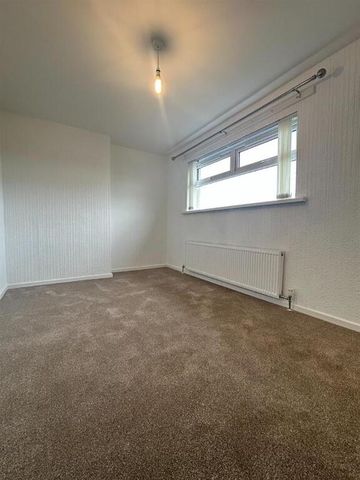 5 Jubilee Park, Dromore, BT25 1QJ - Photo 3