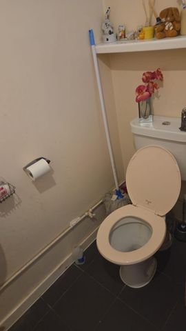 1 bedroom in a house share to rent - Photo 5