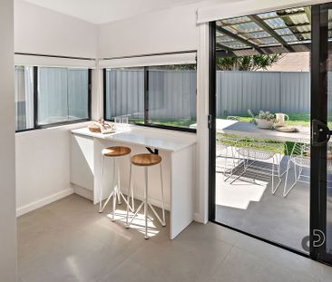 Newly renovated 3-bedroom coastal cottage - Photo 5