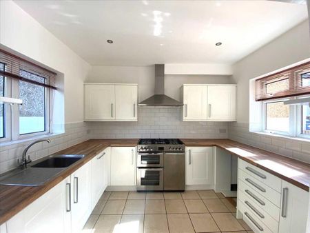 2 bedroom semi-detached house to rent - Photo 3