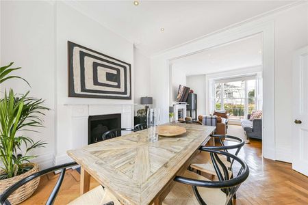 Four bedroom house with off street parking - Photo 5