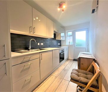 Clarkes Drive, Hillingdon, UB8 - Photo 5