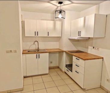Location Appartement 2 pièces 39m² TOULON 83000 - Photo 3