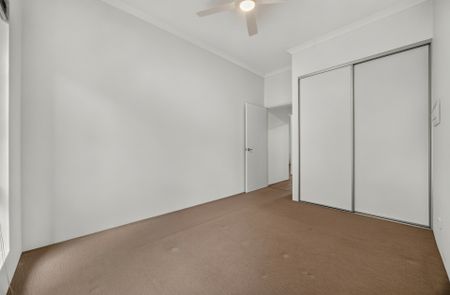 Modern Two-Bedroom Unit with Courtyard! - Photo 4