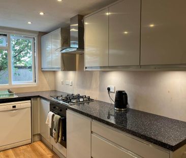 Room 3, 1 Windsor Close, Guildford, GU2 7QU - Photo 4