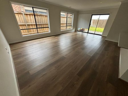 Gorgeous Family Home! - Photo 3