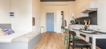 Studio Large - Photo 2