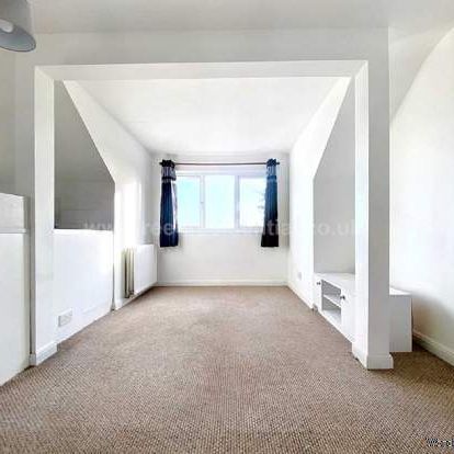 1 bedroom property to rent in Westcliff On Sea - Photo 1