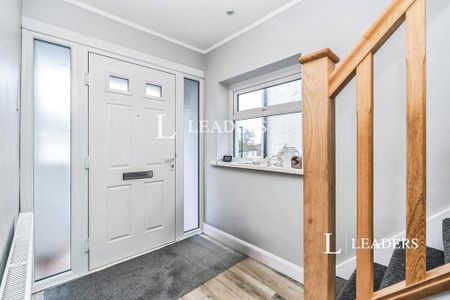 3 bedroom semi-detached house to rent - Photo 5