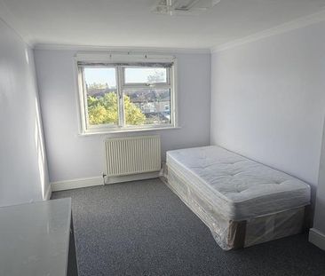 6 bedroom terraced house to rent - Photo 5