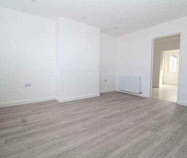 Crestway, Chatham, ME5 - Photo 2