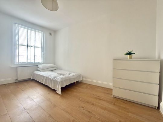 Blythe Road, Shepherds Bush, W14 - Photo 1