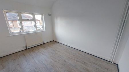 3 Bedroom House to Rent in Almond Road, Kettering. Northants, NN16 - Photo 2