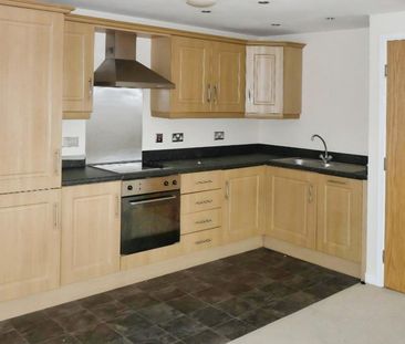 2 bedroom Flat To Let - Photo 1