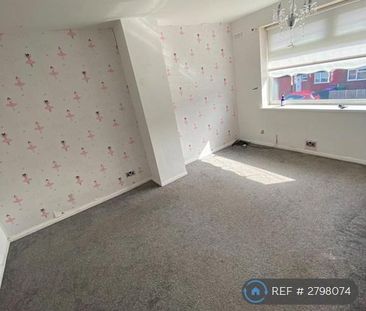 3 bedroom semi-detached house to rent - Photo 2