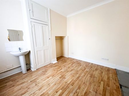 Lower Addiscombe Road, Croydon - Photo 3