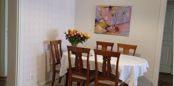 Stor lägenhet med centralt läge - Foto 2