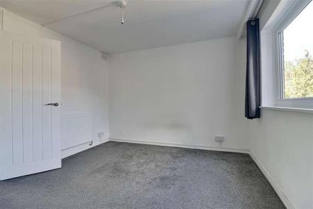 Chidham Close, Havant, PO9 - Photo 3