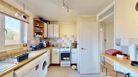 1 bedroom flat to rent - Photo 2