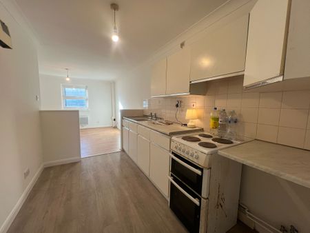 High Street, Yiewsley, West Drayton, UB7 7DP - Photo 5