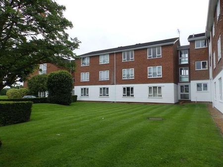 Aylsham Drive, Ickenham, UB10 - Photo 5