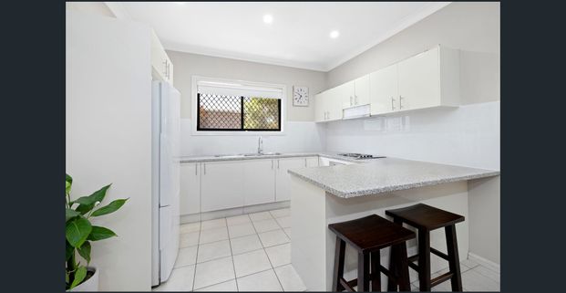 Modern 3-Bedroom Townhouse in the Heart of Liverpool - Photo 1