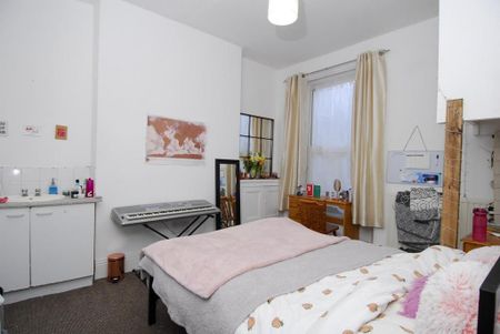 6 bedroom house to rent - Photo 4