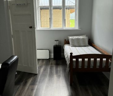 Furnished Convenient Living - Photo 2