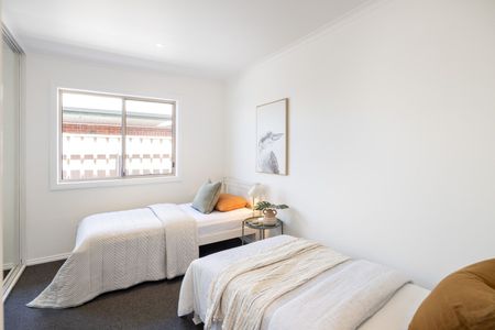 Spacious, Excellent Four Bedroom Home in Newton - Photo 4