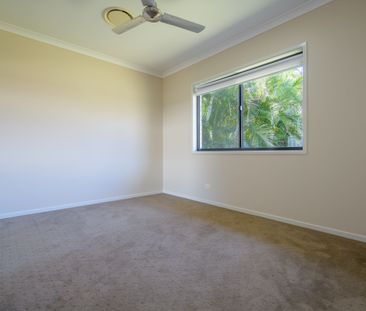 STYLISH EXECUTIVE GEM IN KIRKWOOD - Photo 3