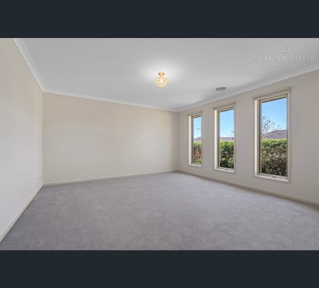 9 Protea Place, Forest Hill, NSW 2651 - Photo 5