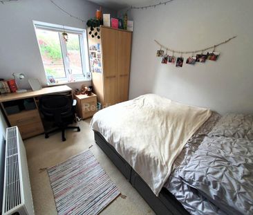 4 bedroom terraced house to rent - Photo 3