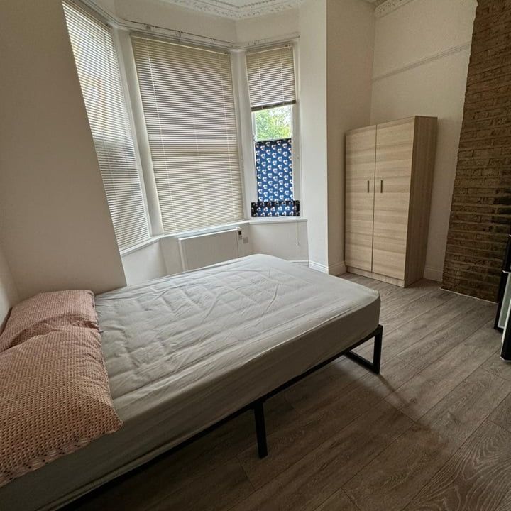 Studio Flat, Mazenod Avenue, NW6 - Photo 1