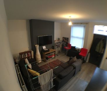 4 Bed - 52 Harold Place, Hyde Park, Leeds - LS6 1PQ - Student - Photo 4