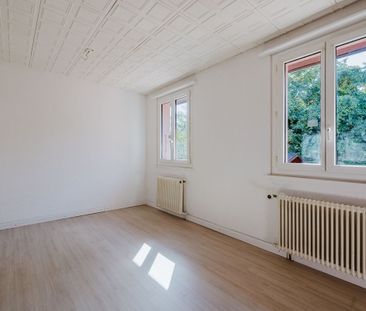 À LOUER - CHARMANTE MAISON JUMELÉE AVEC JARDIN ET VÉRANDA À ONEX (GE) - Photo 1