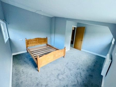 Staplecross - Photo 2