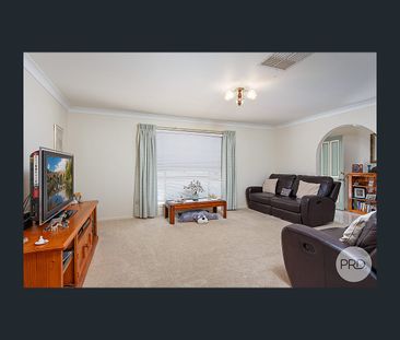 39 Overdale Drive, Bourkelands, NSW 2650 - Photo 5