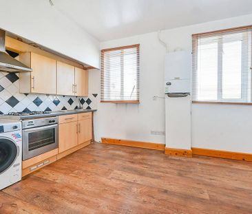 3 bedroom flat to rent - Photo 1