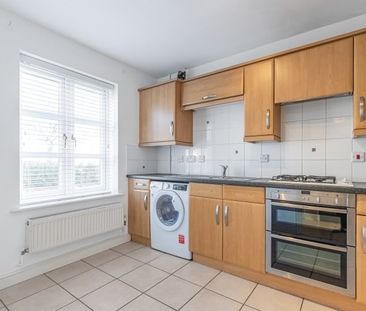 Larkspur Grove, Witney - Photo 3