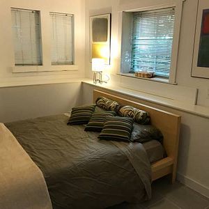 KITSILANO FURNISHED 1- BEDROOM GARDEN SUITE - Photo 2