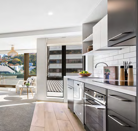 Versatile 2 Bed/2 Bath Apt in the City Centre - Photo 4