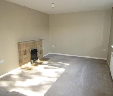 3 bedroom end of terrace house to rent - Photo 3