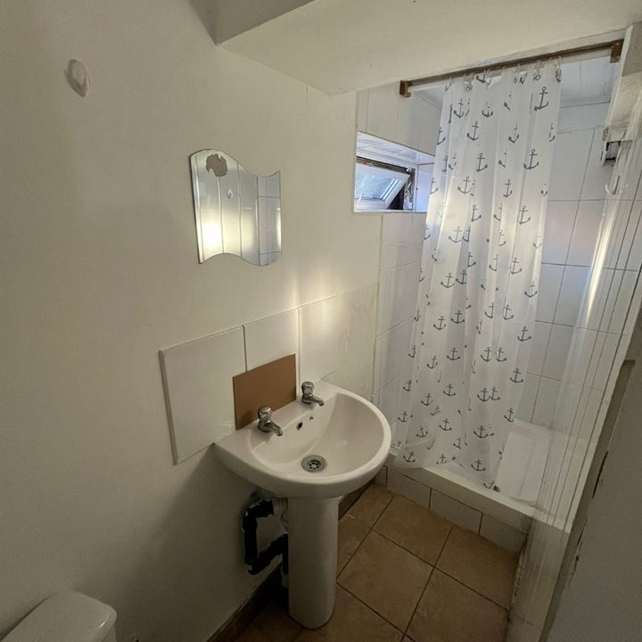 Room in a Shared House, Brudenell St, LS6 - Photo 1