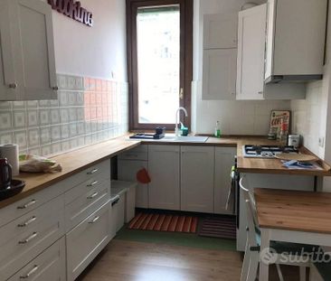 Stanza in appartamento di 60 m² a Milano - Photo 4