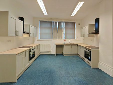 4 bedroom house of multiple occupation to rent - Photo 3