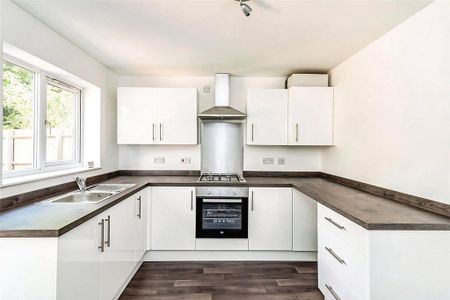 2 bedroom semi-detached house to rent - Photo 5