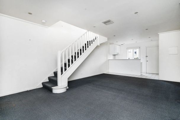 Double Storey Townhouse! - Photo 1