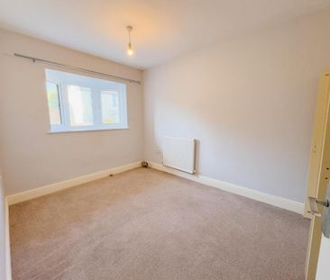 2 bedroom semi-detached bungalow to rent - Photo 6
