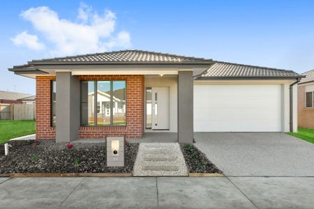 Family Friendly Locale - Three Bedroom, Two Bathroom - Photo 5