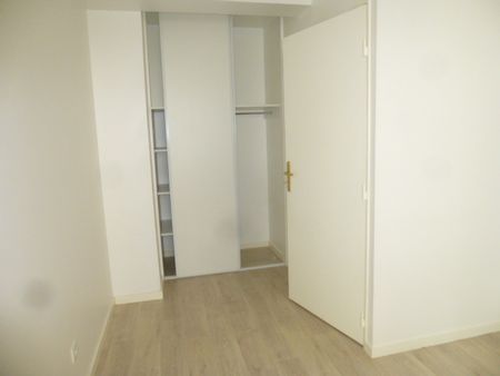 Location Appartement 3 pièces 66m² LE PUY EN VELAY 43000 - Photo 4